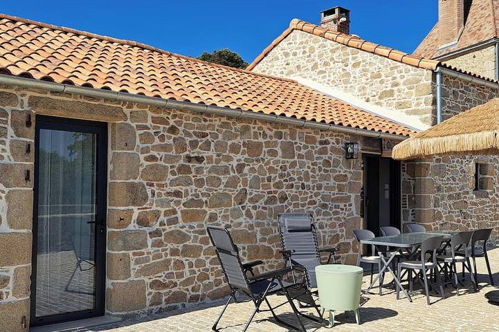 Location de vacances pour 6 personnes, avec Piscine dans Saint-Christophe-du-Bois