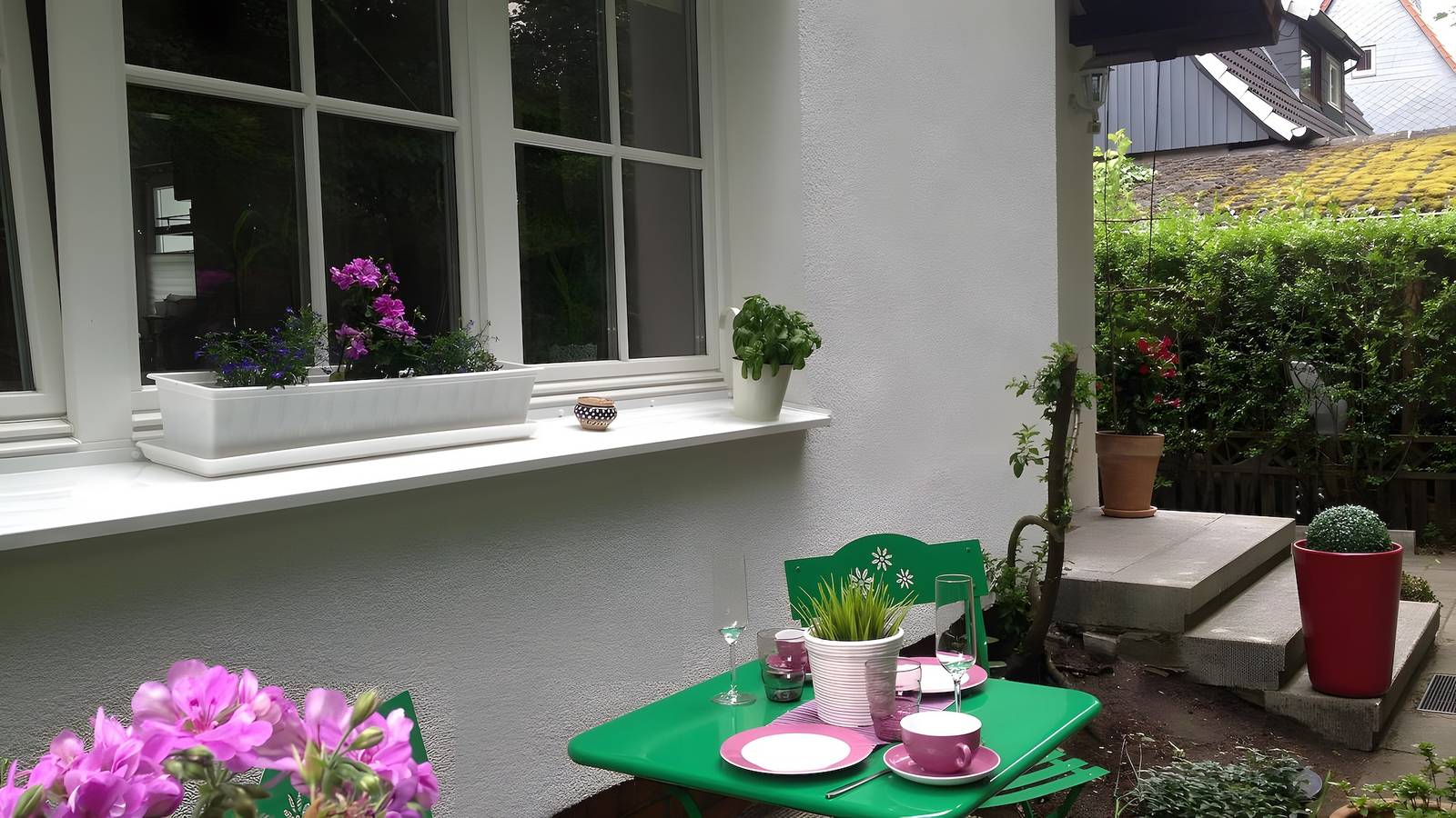 Ganze Wohnung, Apartment für 4 Personen, 40 m², mit privater Terrasse, Gemeinschaftsgarten und Wlan in Hamburg-Nord, Hamburg