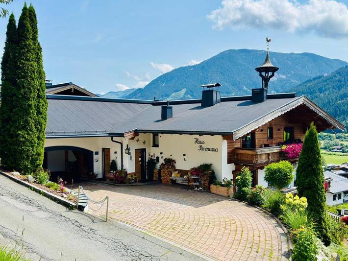 BnB für 2 Personen, mit Balkon und Ausblick in Brixen im Thale