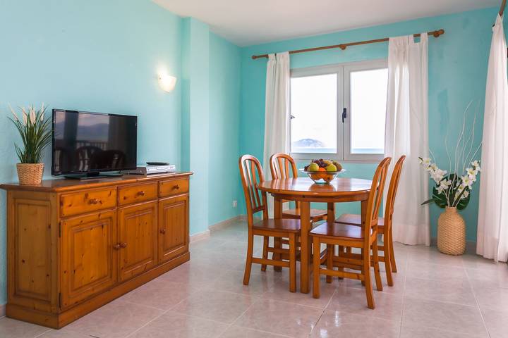 Entire apartment, Holiday Apartment "Farolas 3B"at the Sea with Breathtaking View in Can Picafort, Santa Margalida