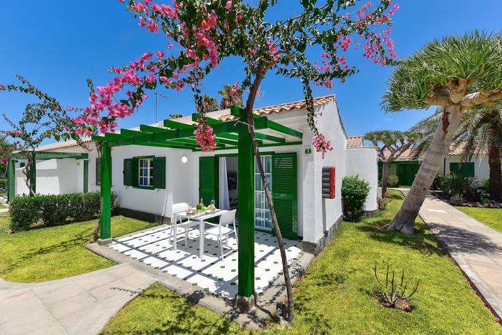 Bungalow for 2 people, with terrace and pool in Maspalomas