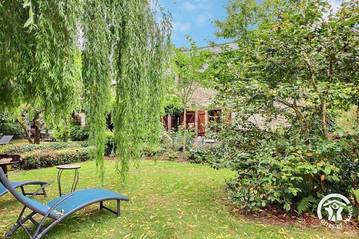 Gîte pour 11 personnes, avec jardin et jacuzzi, animaux acceptés à Mauron - 4