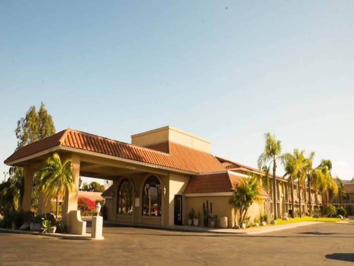 Ganze Wohnung, 1 Kingsize-Bett | Raucher, Mikrowelle in Anaheim, Orange County