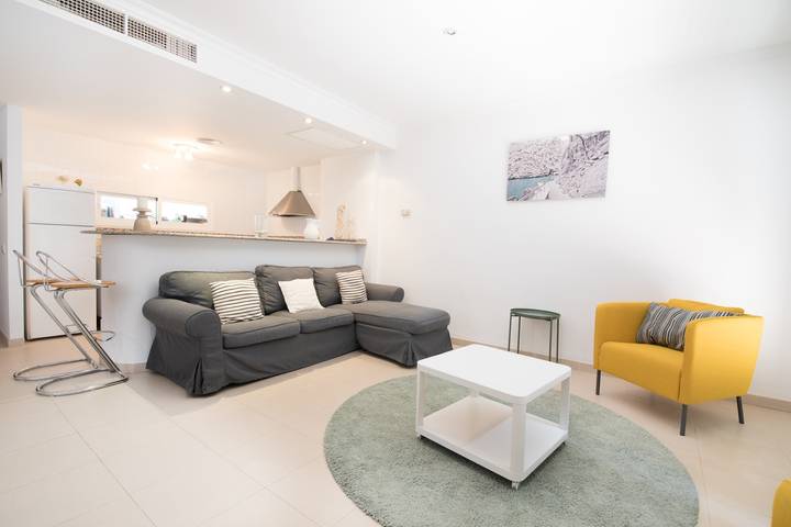 Entire apartment, Bright Apartment Can Felipe with Balcony, Wi-Fi & Air Conditioning; Parking & Garage Available in Port de Sóller, Sóller