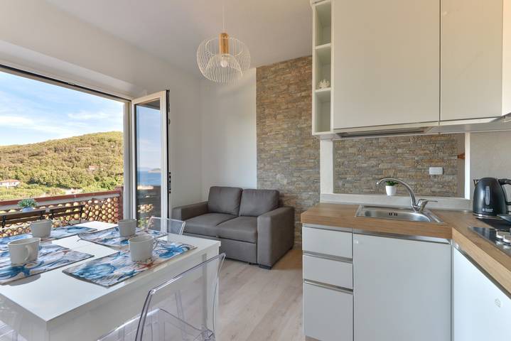 Appartamento intero, Appartamento 'Il Gioiello Del Mare' con vista mare, Wi-Fi e aria condizionata in Cavo, Rio