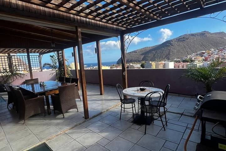 Ferienhaus für 9 Personen, mit Terrasse und Garten - 1