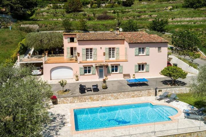 Entire holiday apartment, Apartment with Pool in St. Jeannet in Saint-Jeannet, Mediterranean Coast (France)