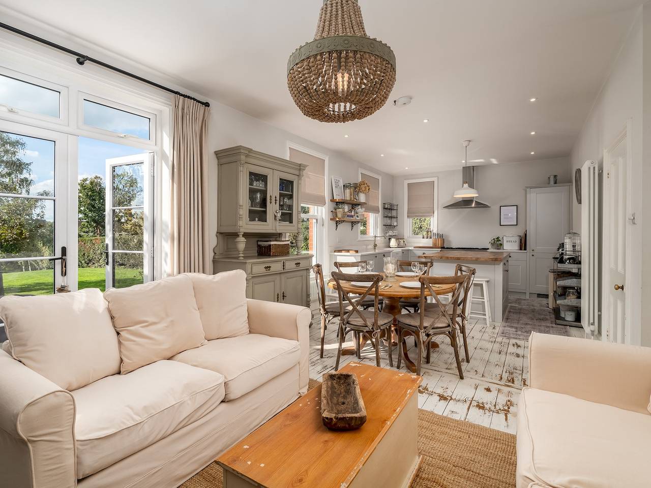 Stunning Modern Countryside Home | Passthekeys® in Abbots Langley, Hertfordshire