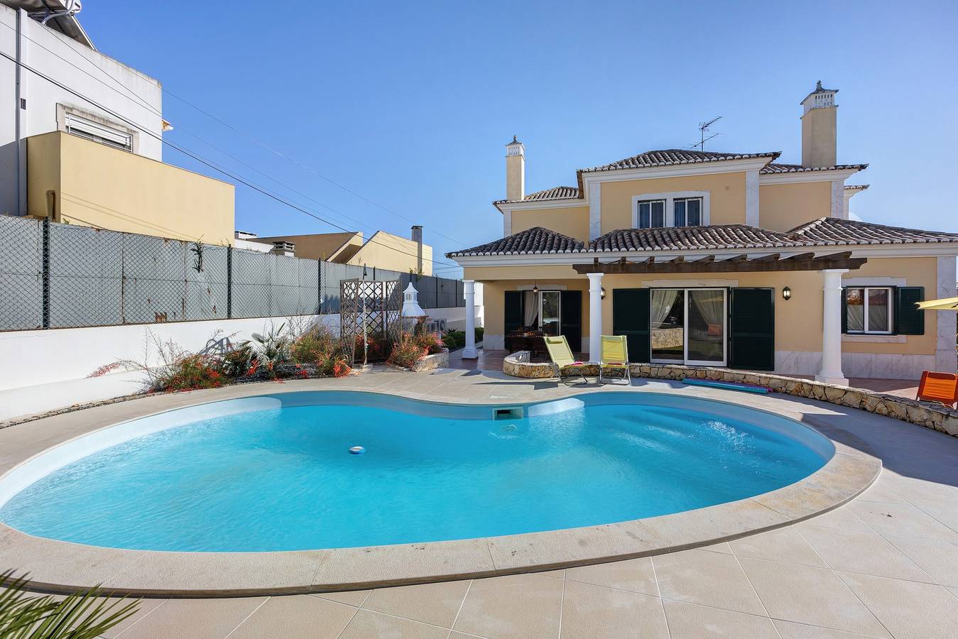 Villa 'Tucha' com Piscina Privada, Wi-Fi e ar condicionado in Alvor, Distrito de Faro