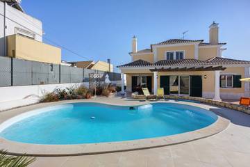 Villa for 8 People in Alvor, Faro District, Photo 1