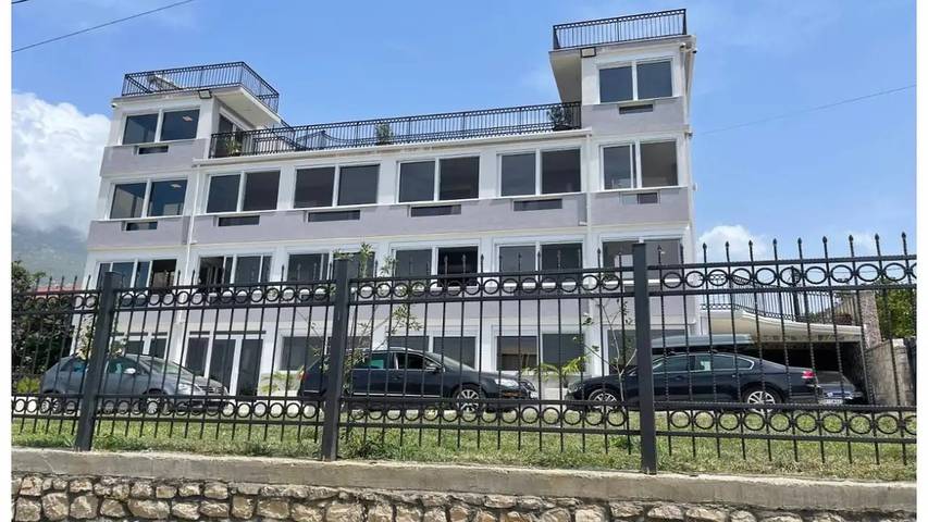 Vakantiewoning voor 7 personen, met Terras in Montenegro