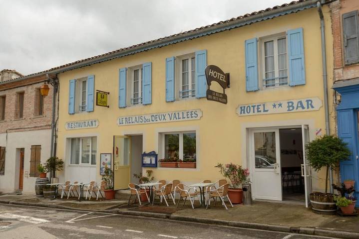 Hôtel pour 2 personnes, avec terrasse, animaux acceptés à Salvagnac - 3