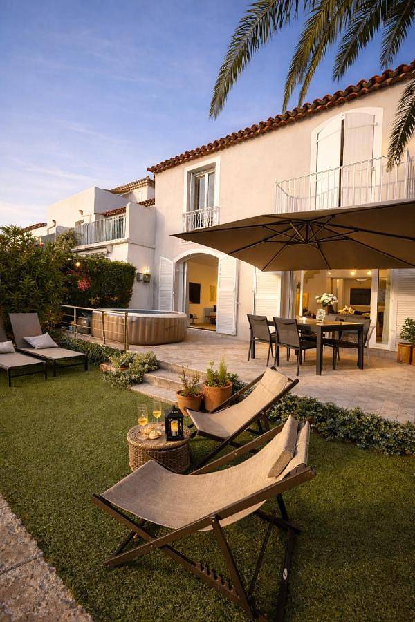 Grande Villa de 130 m2 avec Spa et amarrage privé 14x8M in Port Grimaud, Grimaud