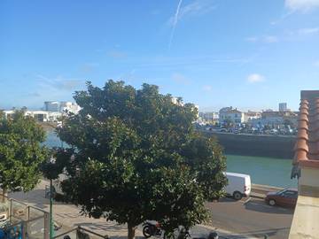 Gîte pour 4 personnes, avec terrasse dans Port Olona