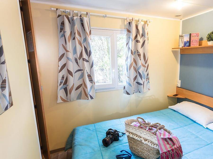 Camping Le Val d'Ussel - Mobilheim 6 personen - Mobilheim | Classic | 2 Zi. | 4/6 Pers. | Erhöhte Terrasse | Klim. in Proissans, Périgord Noir
