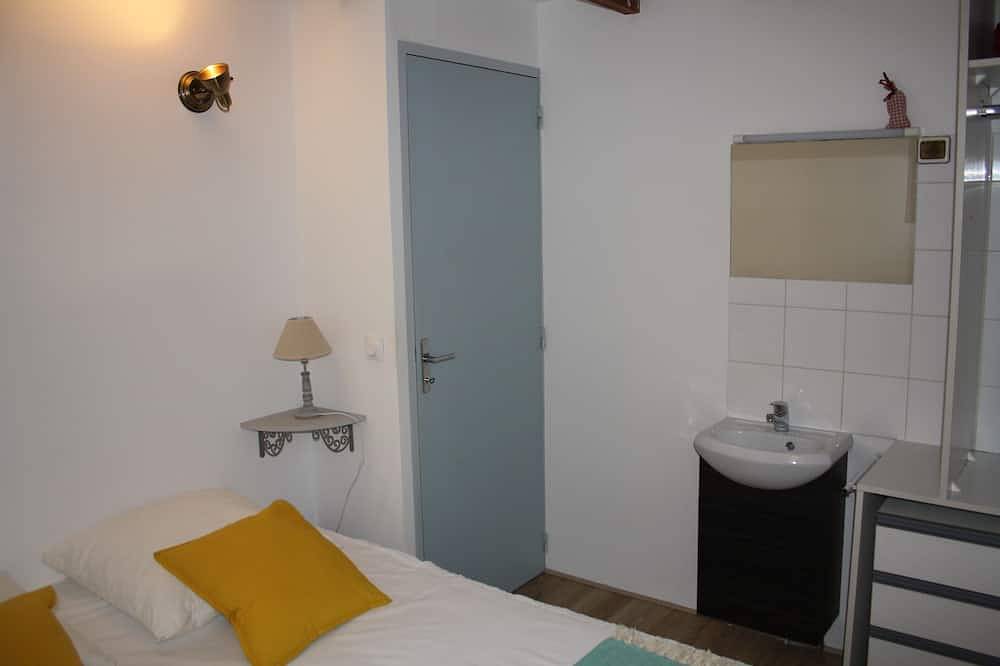 Calm, relaxation, private pool in Cabrières-d'Avignon, Parc naturel régional du Luberon