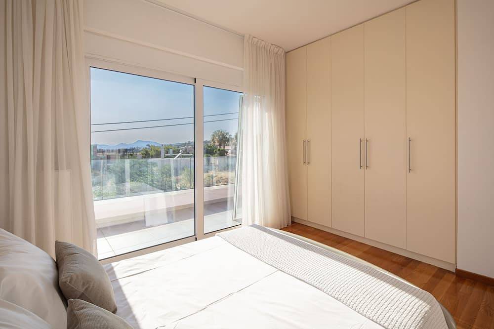 Athens Riviera/ Panoramic Villa I Lagonissi/Peaceful/Sea View/Beaches in Kalyvia Thorikou, East coast of the Attika region