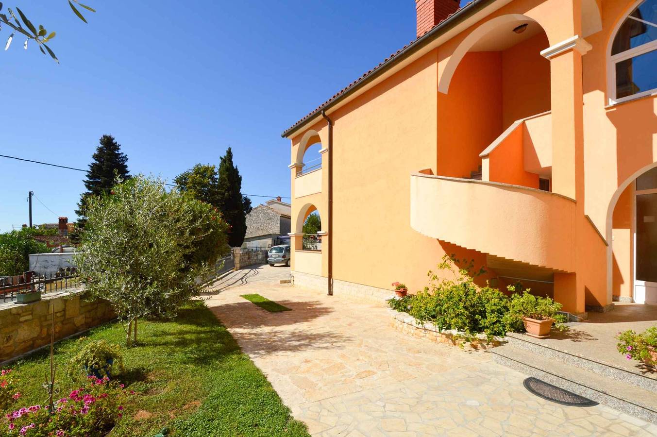 Ganze Ferienwohnung, Ferienwohnung mit Terrasse und Klimaanage  in Vinkuran, Südküste Istrien