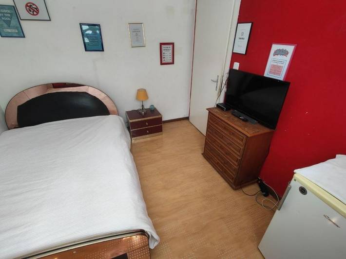 Gîte pour 2 personnes, avec terrasse et piscine ainsi que jardin et vue à Port-Valais - 2