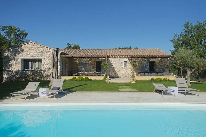Ferienhaus für 8 Personen, mit Garten, mit Haustier in Gordes