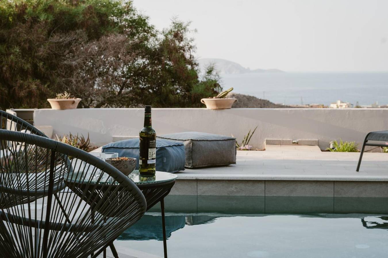 Villa 'Alice On The Rocks' mit Meerblick, Wlan und Klimaanlage in Iraklio-Heraklion und Umgebung