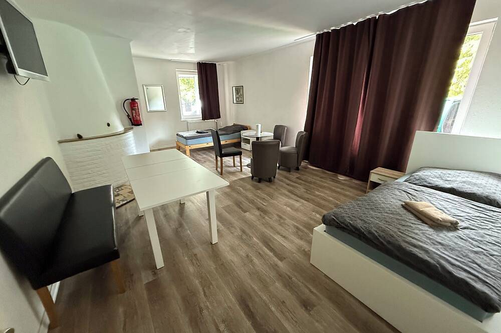 Ganze Wohnung, 4-Bett Apartment mit Küche & Bad | Pension Kalifornia in Osterholz-Scharmbeck, Niedersachsen