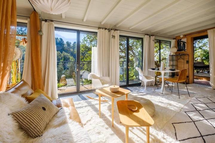 Appartement de vacances pour 5 personnes, avec piscine ainsi que sauna et jardin, animaux acceptés