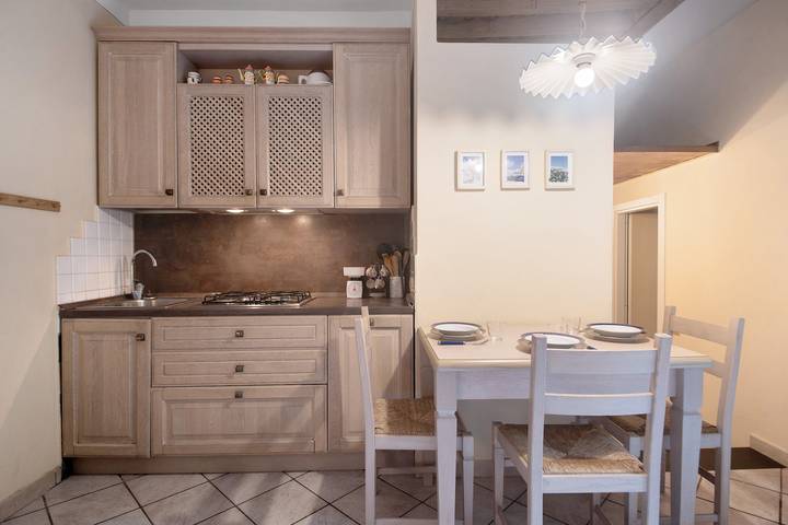 Appartamento intero, Appartamento 'Ca Lindaria' con balcone, Wi-Fi e aria condizionata in Bagni San Giorgio, Bonassola