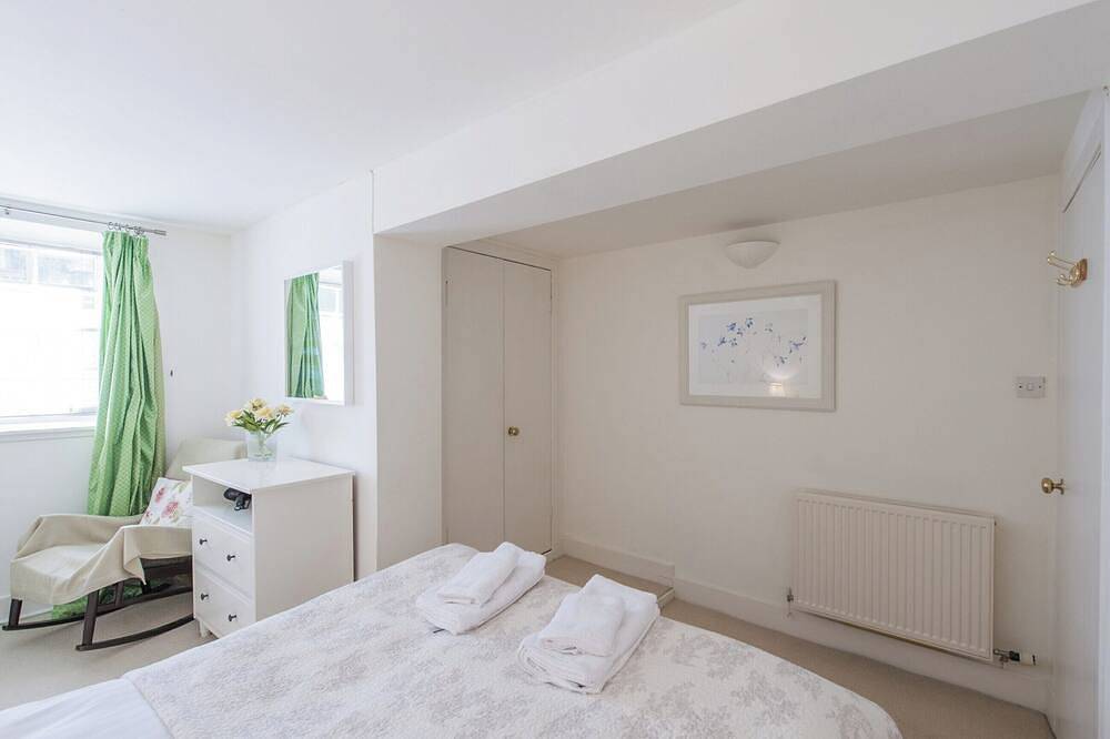 3 bedroom accommodation in Edinburgh in Edinburgh, Edinburgh and Lothian