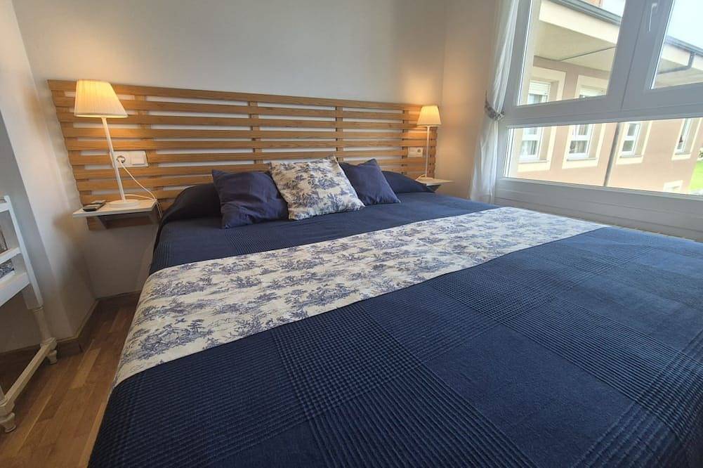 45A01 Apartment in Puerto de Vega in Puerto de Vega, Navia