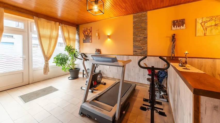 Location de vacances pour 9 personnes, avec Terrasse ainsi que Jacuzzi et Jardin dans Virton - 4