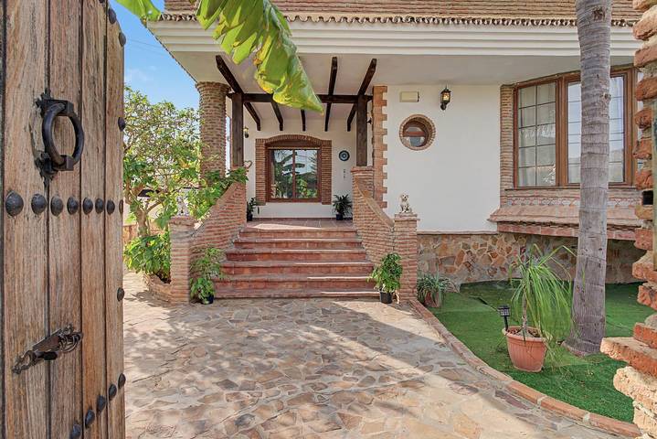Casa de vacaciones para 12 personas, con Jardín en Alhaurín de la Torre