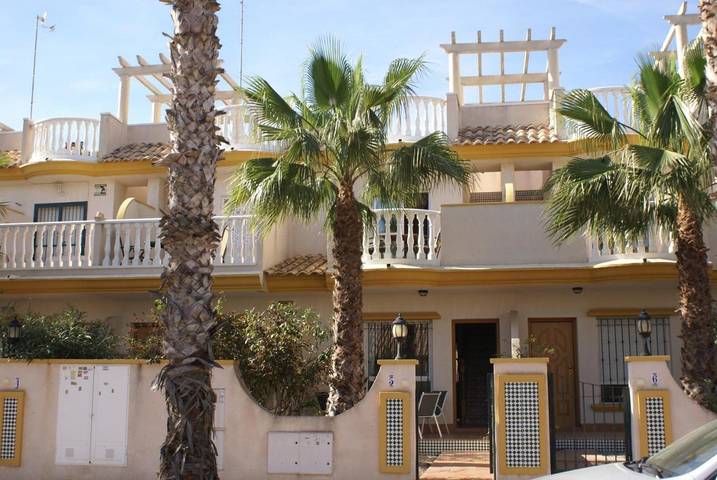 Villa voor 6 personen, with tuin and whirlpool as well as zwembad in Orihuela Costa
