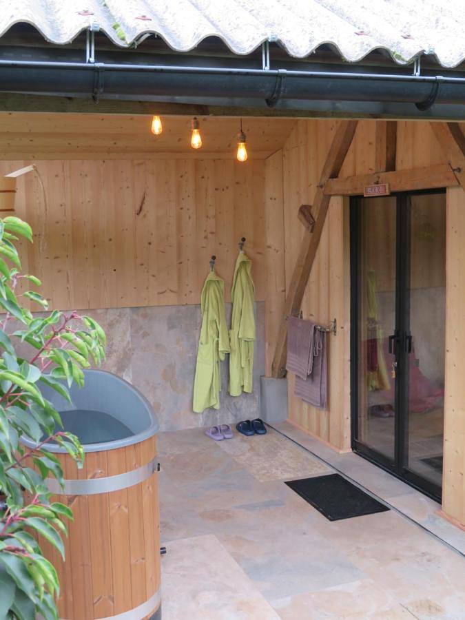 Location de vacances pour 3 personnes, avec sauna et vue ainsi que jardin et terrasse dans Colembert - 2