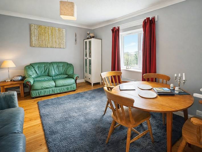 Ganze Wohnung, Ferienwohnung für 4 Personen mit Garten in Highlands