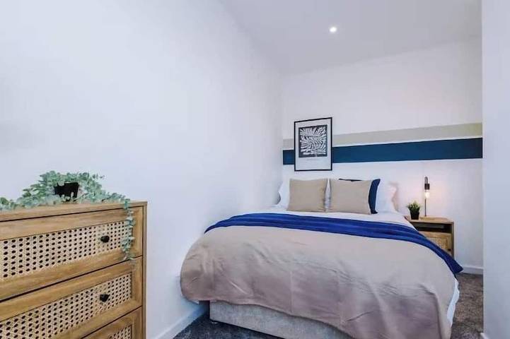 Elegant 2Br Getaway Near Wakefield | Parking in Wakefield, Yorkshire del Oeste