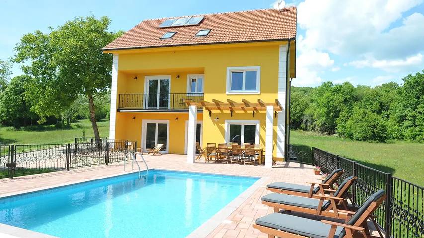 Villa für 12 Personen, mit Pool und Garten - 1