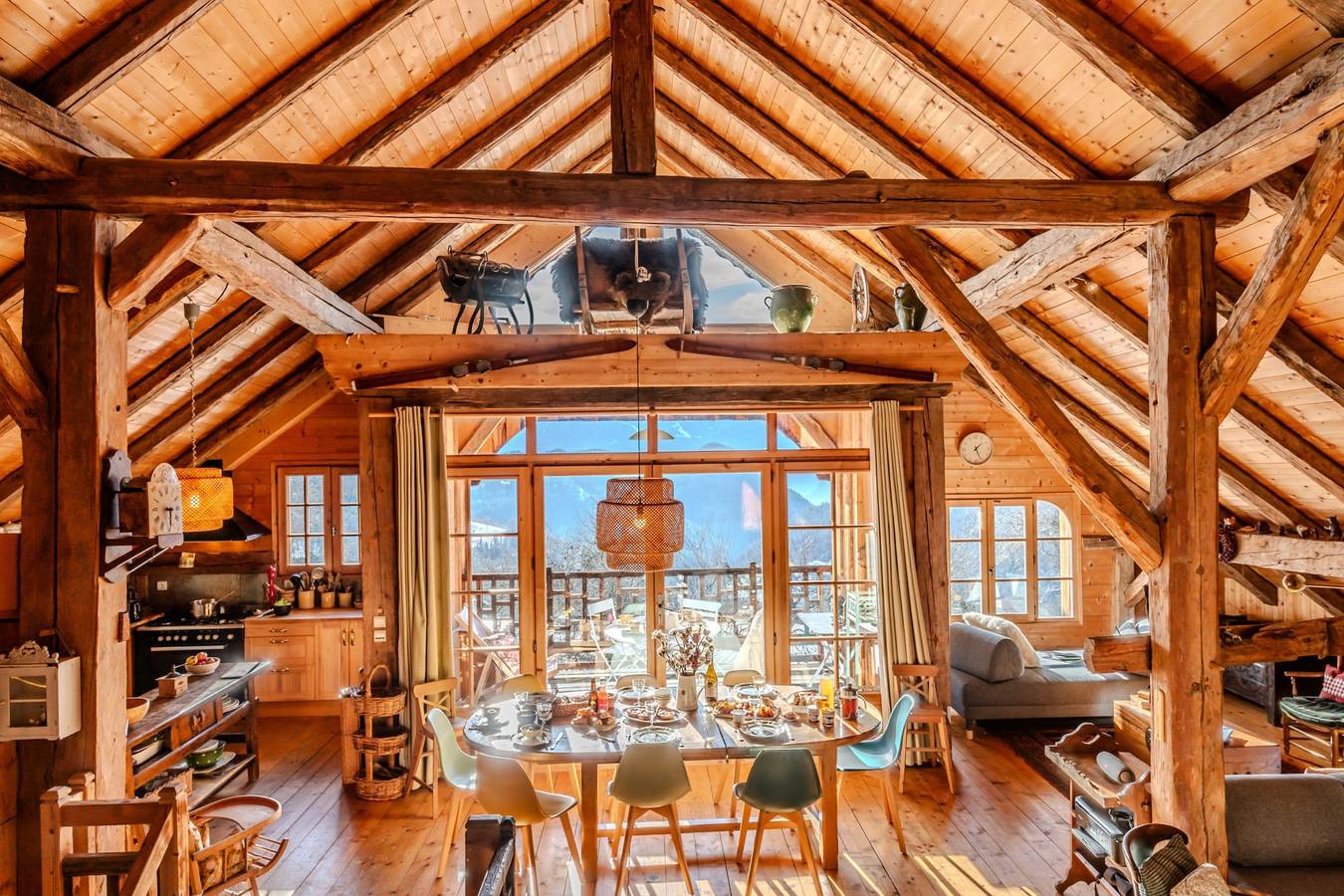 Slow Chalet de l'Ourse - Charming old chalet, stunning view, sauna, pets ok in Serraval, Annecy region