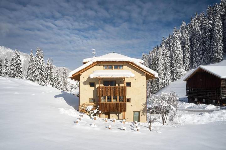 Chalet für 11 Personen, mit Ausblick und Garten sowie Sauna in Alta Badia