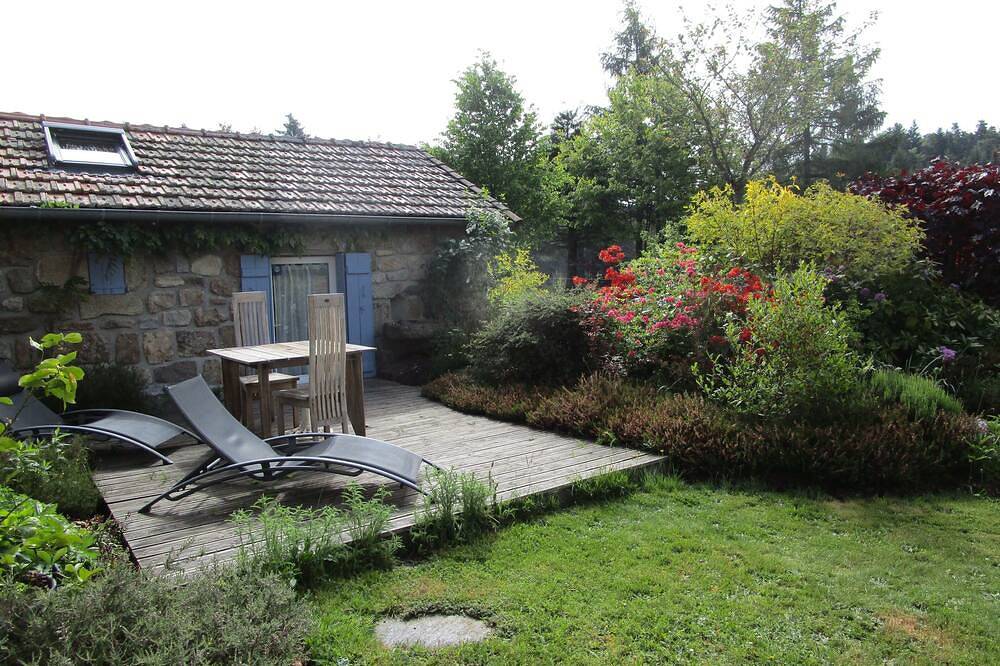 Gîte d'Odile 3* - in the wing of a character house in Le Chambon-sur-Lignon, Massif Central