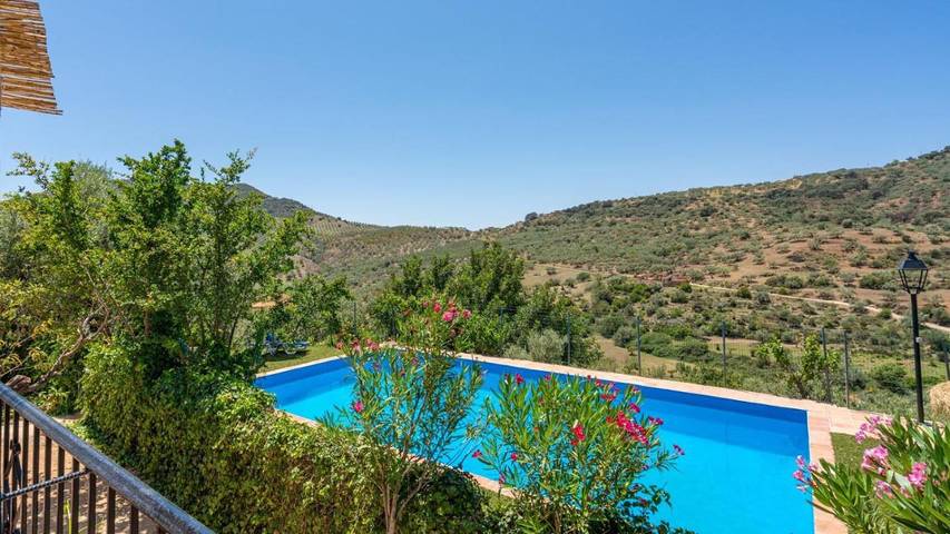Casa rural para 8 personas, con terraza además de piscina y jardín en Alfarnatejo - 4