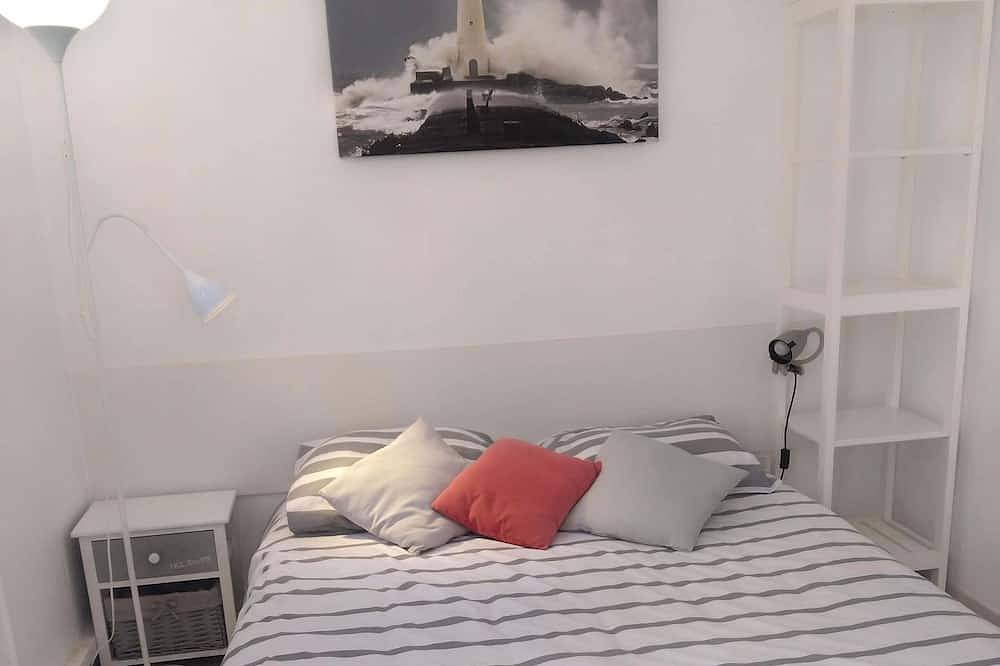 Maison lumineuse en front de mer avec superbe vue mer, 2 parkings gratuits. in Cap d'Agde, Agde