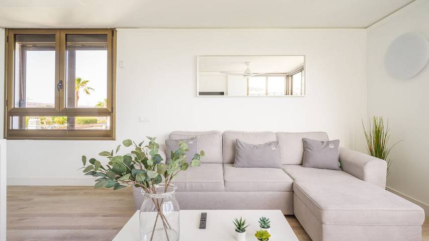 Apartamento para 2 personas, con piscina y jardín en Campo Internacional