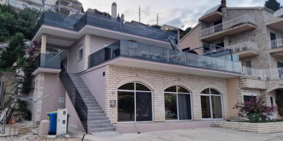 Ferienwohnung für 8 Personen, mit Seeblick und Ausblick sowie Garten - 1