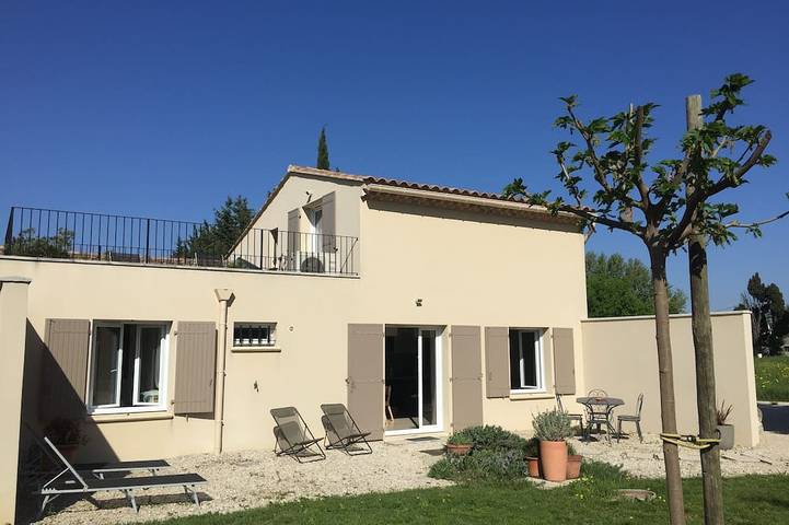 Ferienhaus für 4 Personen, mit Garten und Balkon in Avignon