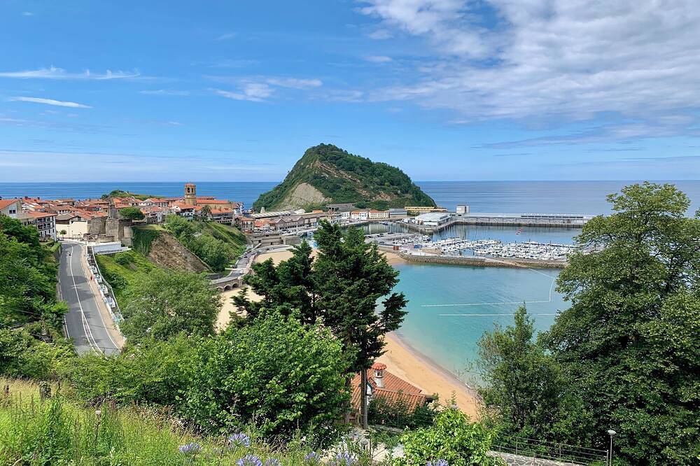 Perfect family villa in front of the Getaria Bay in Getaria, Ruta del flysch
