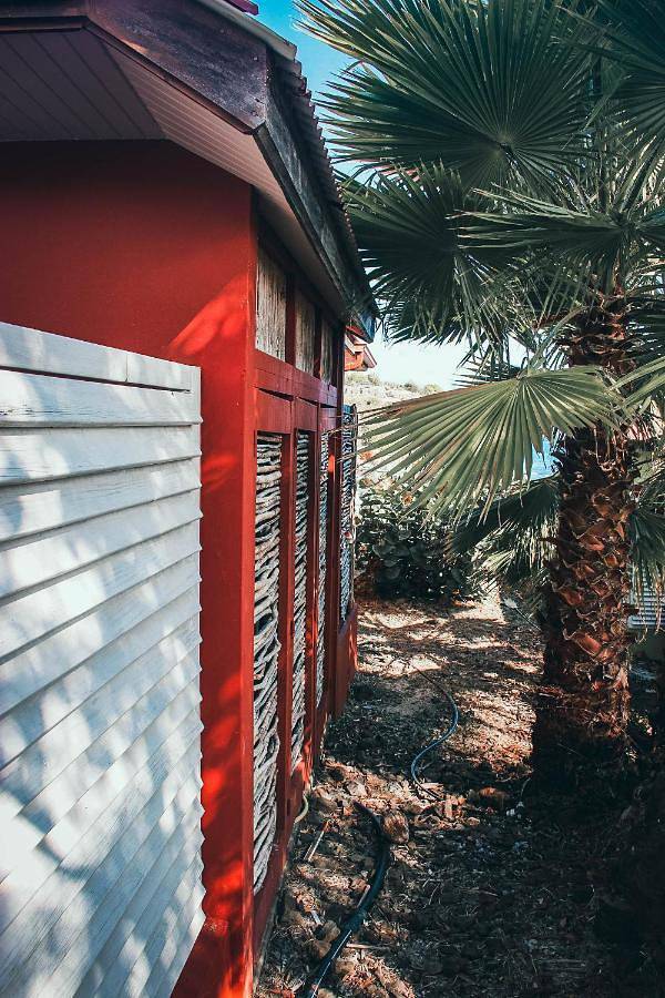 Location de vacances pour 3 personnes, avec terrasse et vue ainsi que jardin et piscine à Le François - 3