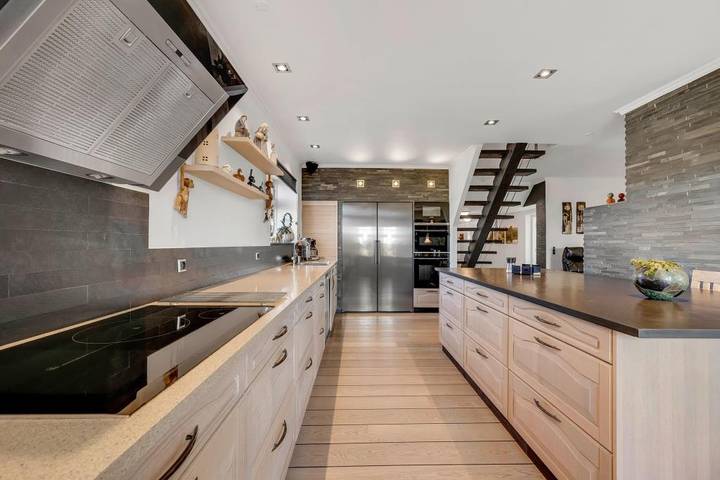 Spacious Holiday Home in Nr. Lyngvig with Hot Tub and Activity Room in Nørre Lyngvig, Hvide Sande