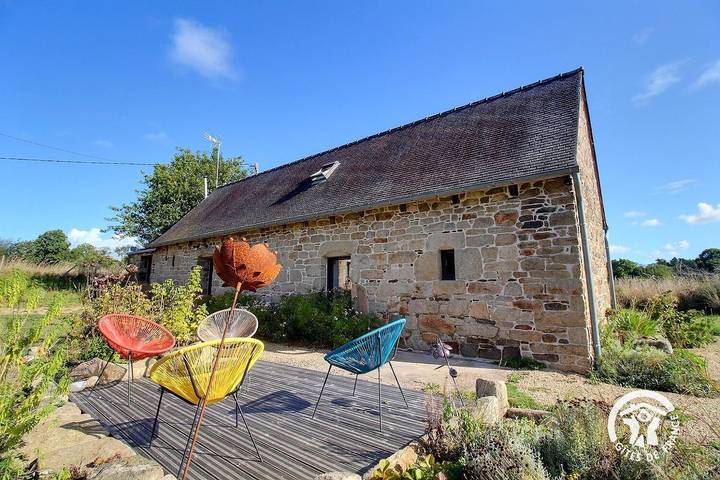 Gîte pour 4 personnes, avec Terrasse ainsi que Jardin et Vue à Ploulec'h