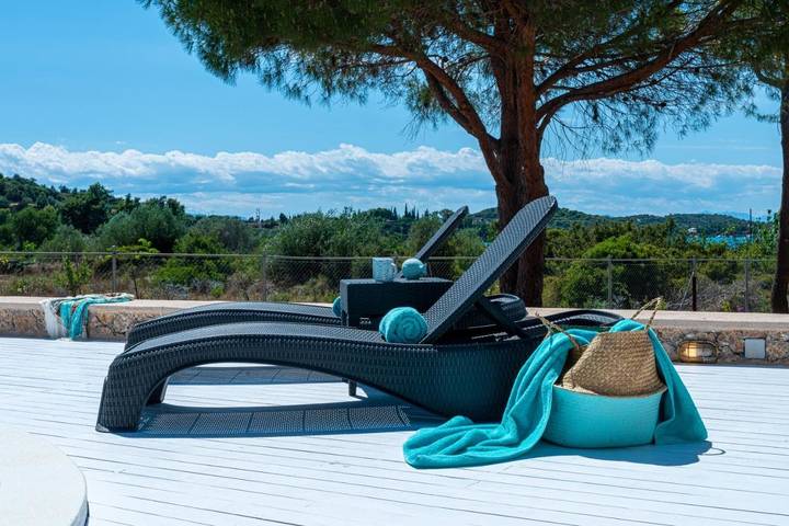 Location de vacances pour 10 personnes, avec piscine et jardin ainsi que bassin pour enfant et jacuzzi, adapté aux familles à Porto Heli - 4